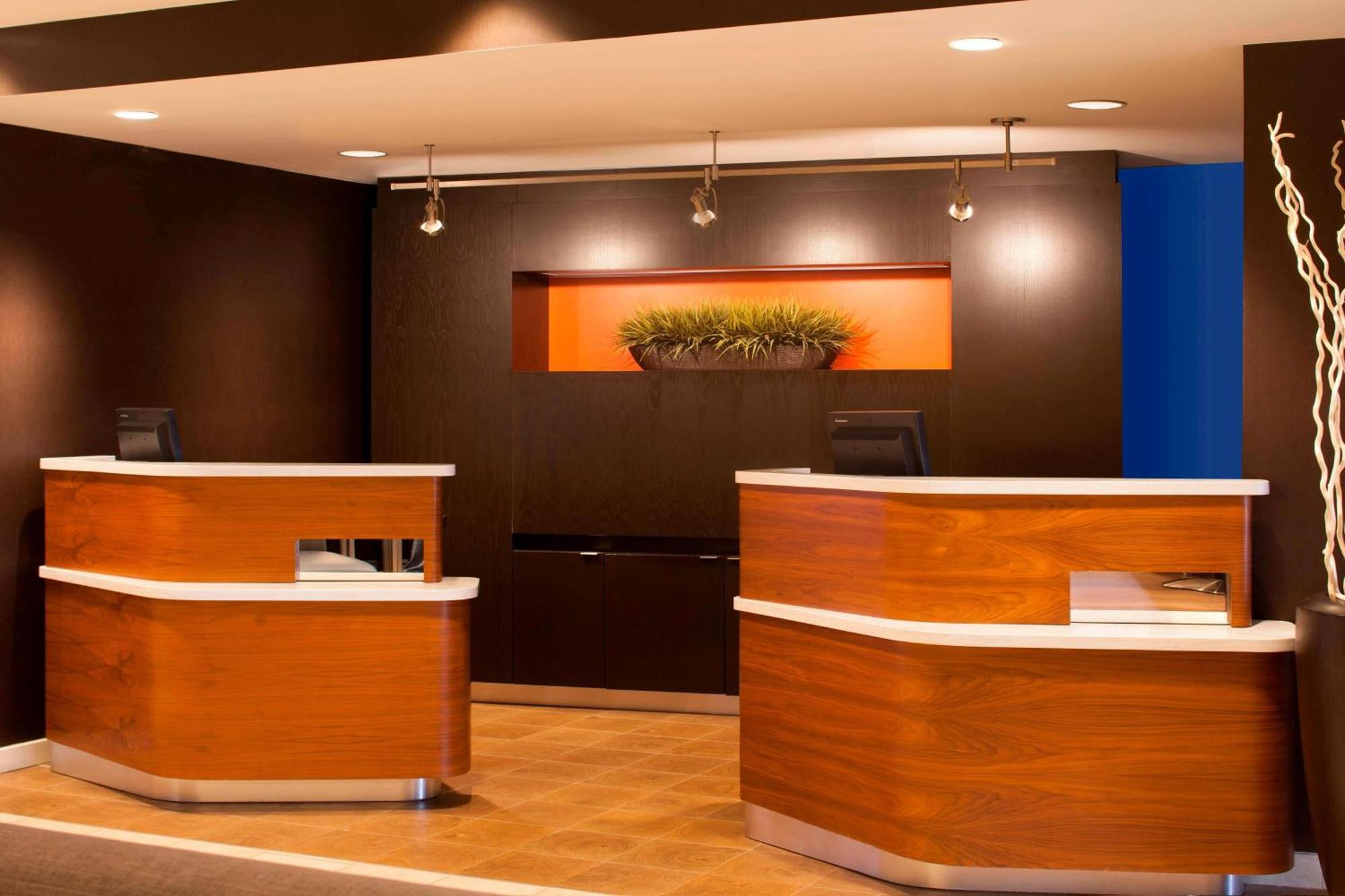 Country Inn & Suites By Radisson, Columbus-Edinburgh Eksteriør billede