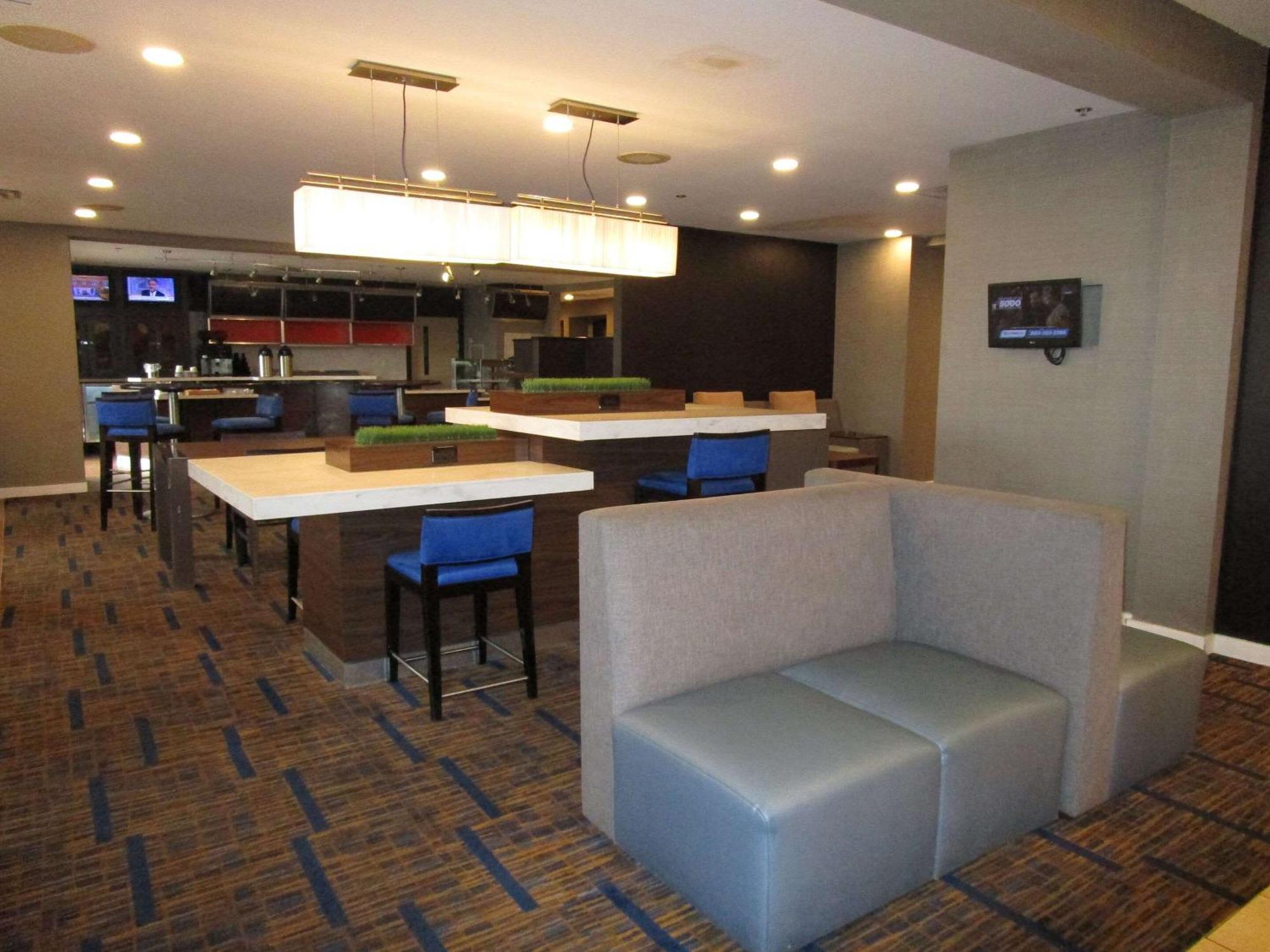 Country Inn & Suites By Radisson, Columbus-Edinburgh Eksteriør billede