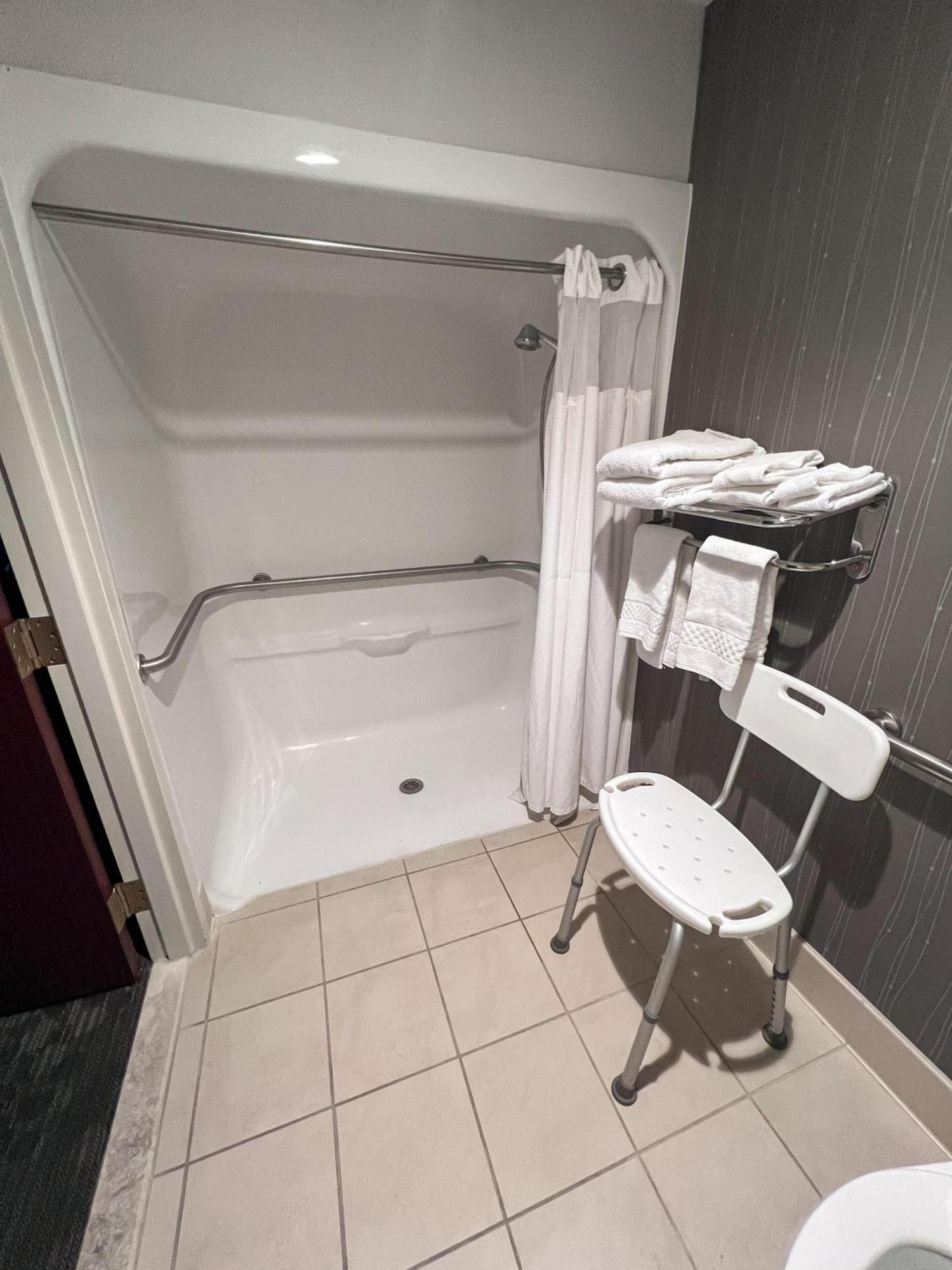 Country Inn & Suites By Radisson, Columbus-Edinburgh Eksteriør billede