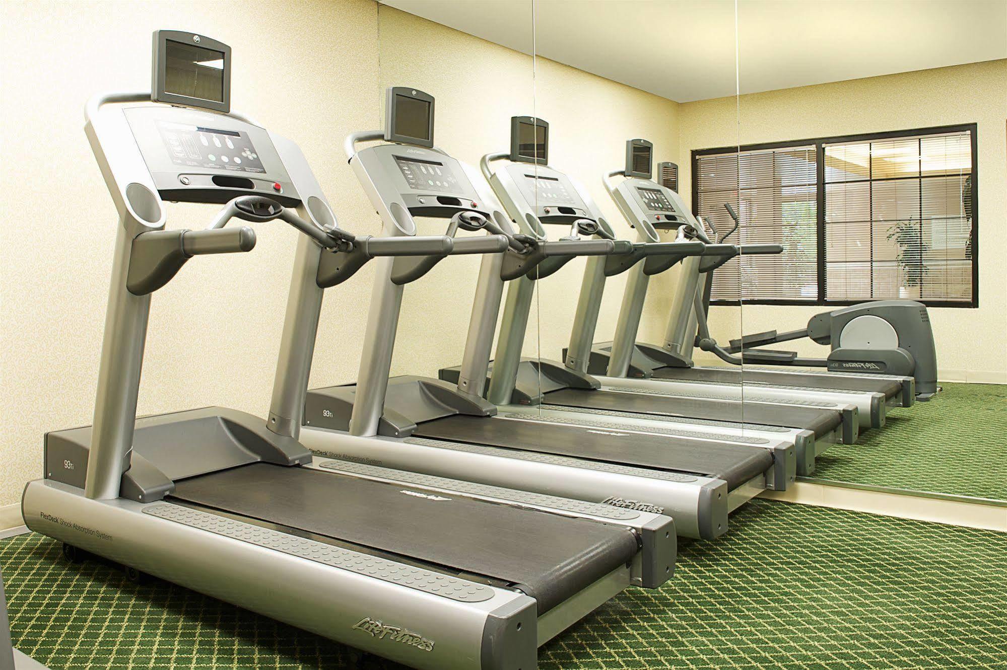 Country Inn & Suites By Radisson, Columbus-Edinburgh Eksteriør billede