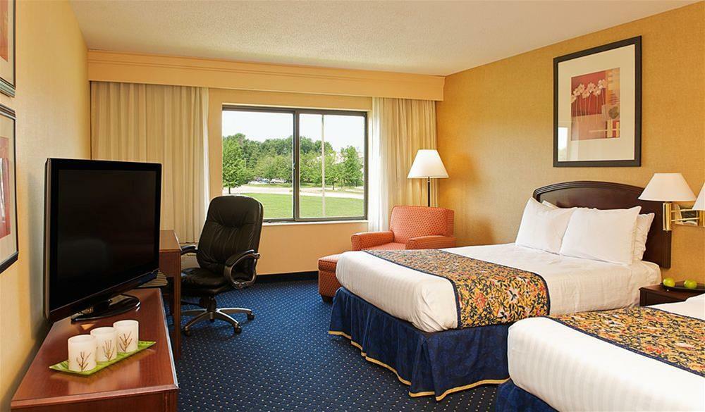 Country Inn & Suites By Radisson, Columbus-Edinburgh Eksteriør billede